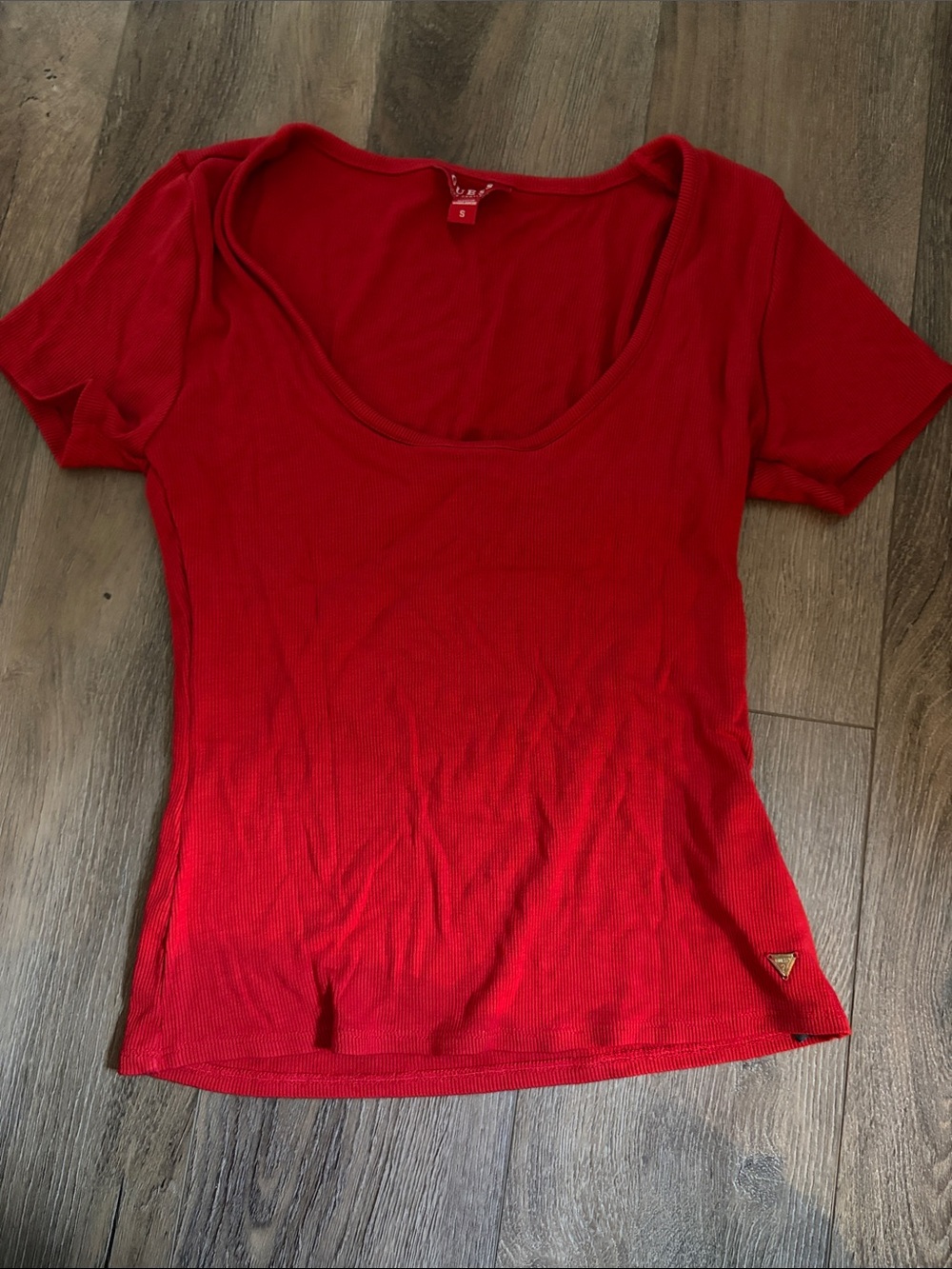 Guess Red Scoop Neck Ribbed Short Sleeve Top